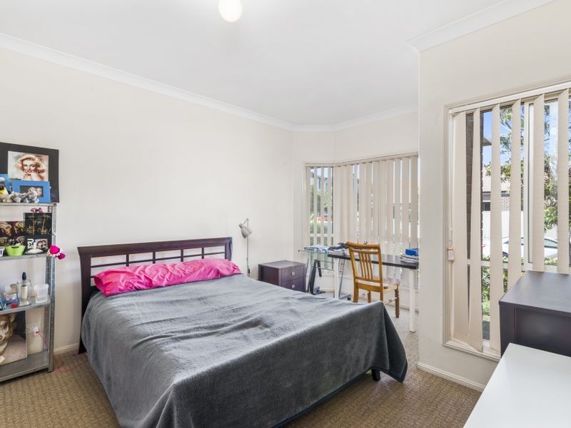 5 Shorehaven Place, Varsity Lakes QLD 4227