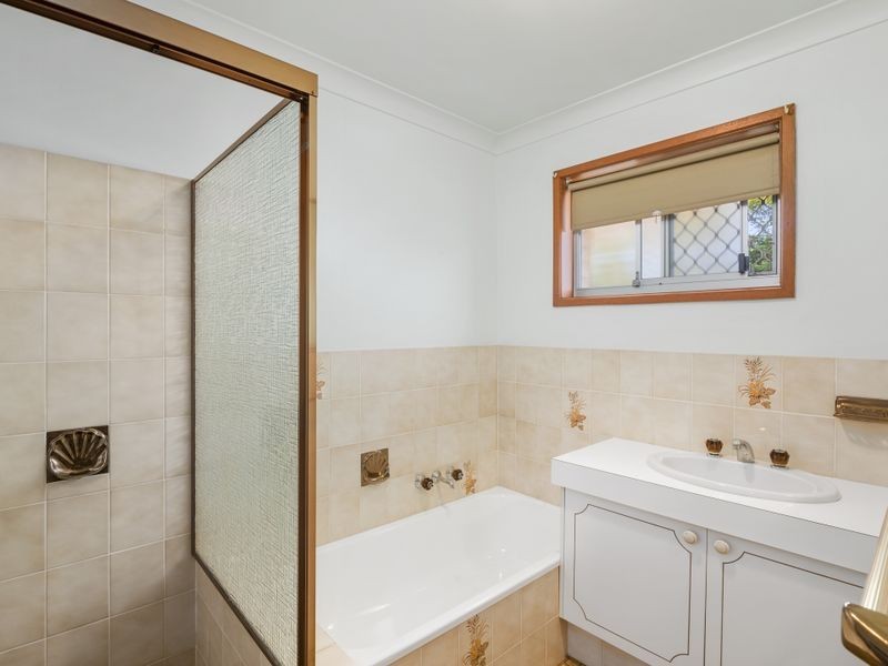 4 Beech Court, Elanora QLD 4221