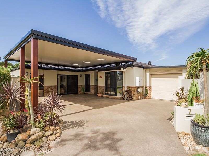 7 Coral Sea Ct, Burleigh Waters QLD 4220