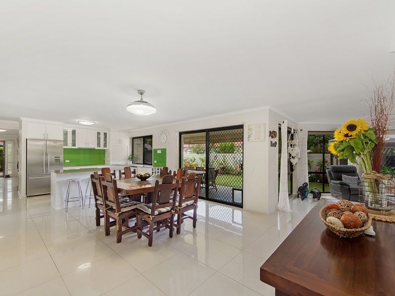 7 Coral Sea Ct, Burleigh Waters QLD 4220