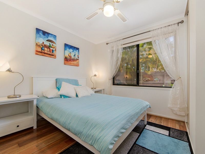 7 Coral Sea Ct, Burleigh Waters QLD 4220