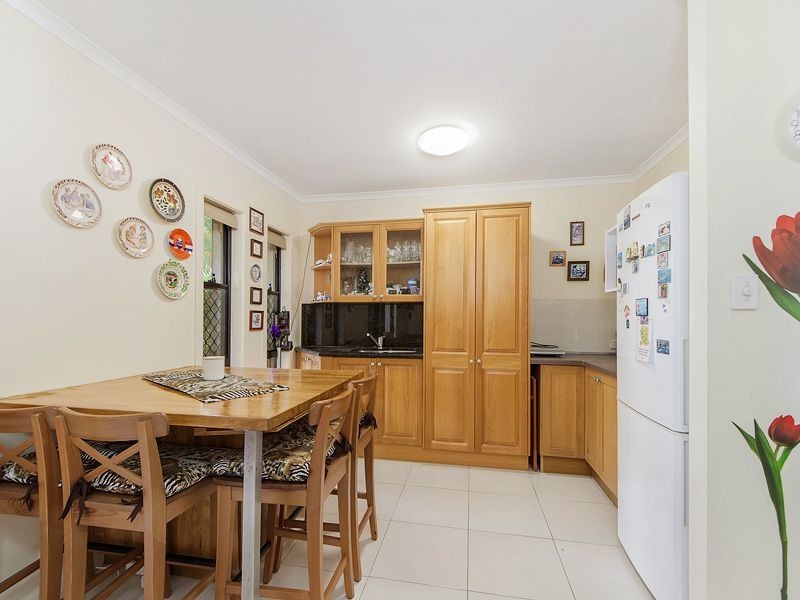 7 Coral Sea Ct, Burleigh Waters QLD 4220