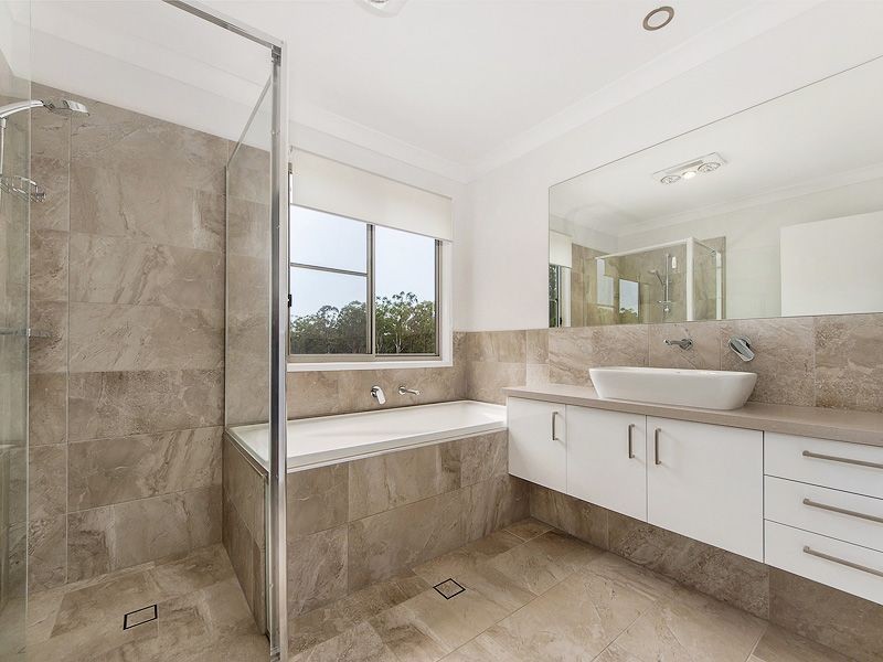 11 Greenview Place, Reedy Creek QLD 4227