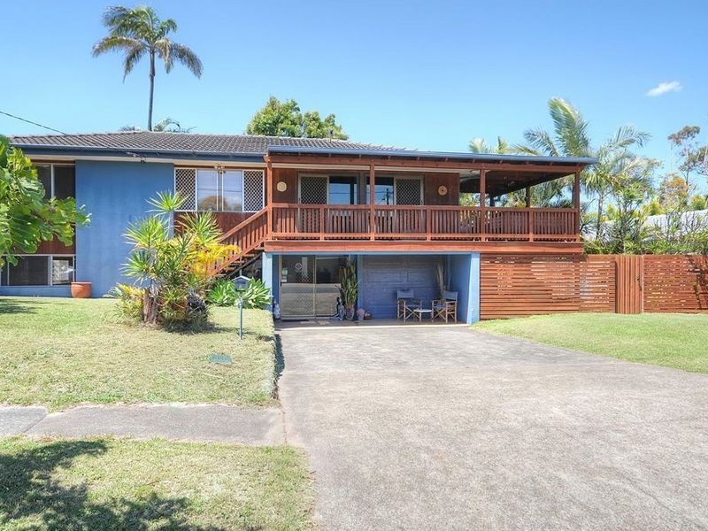 9 Messines Cr, Miami QLD 4220