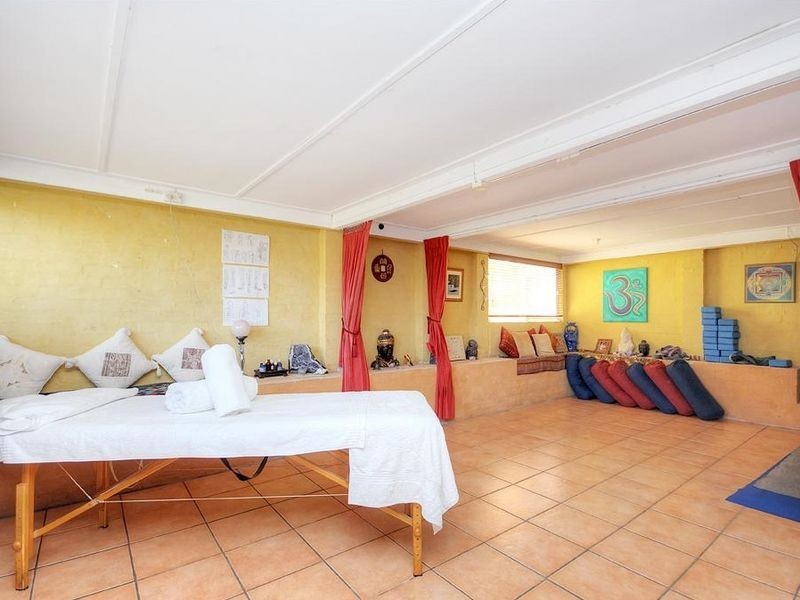 9 Messines Cr, Miami QLD 4220