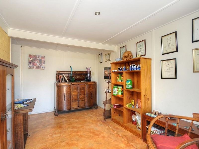 9 Messines Cr, Miami QLD 4220