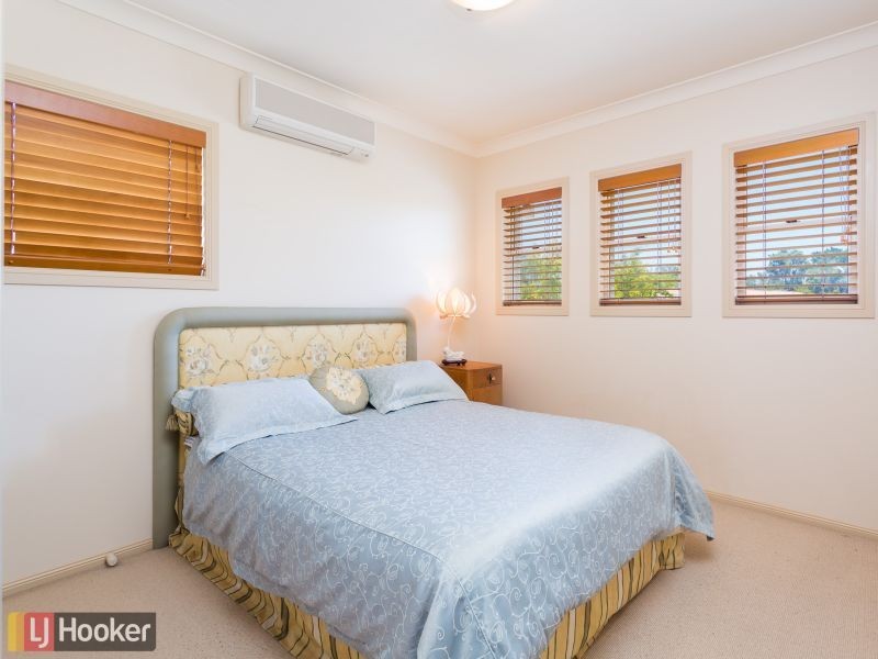 8 Pine Valley Dr, Robina QLD 4226