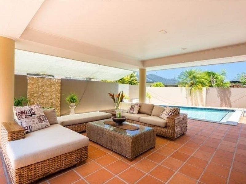 Clear Island Waters QLD 4226