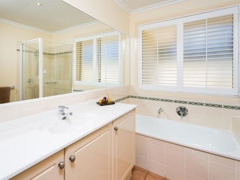 Clear Island Waters QLD 4226