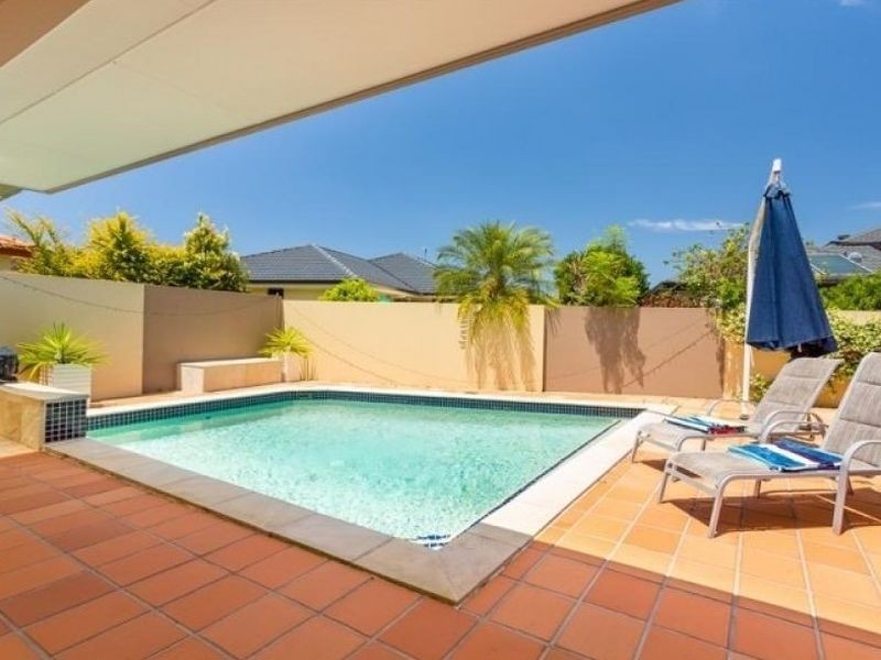 Clear Island Waters QLD 4226