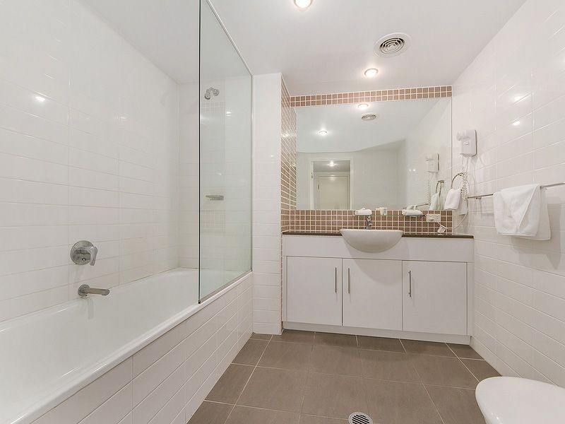 1047/1 Ocean Street, Burleigh Heads QLD 4220