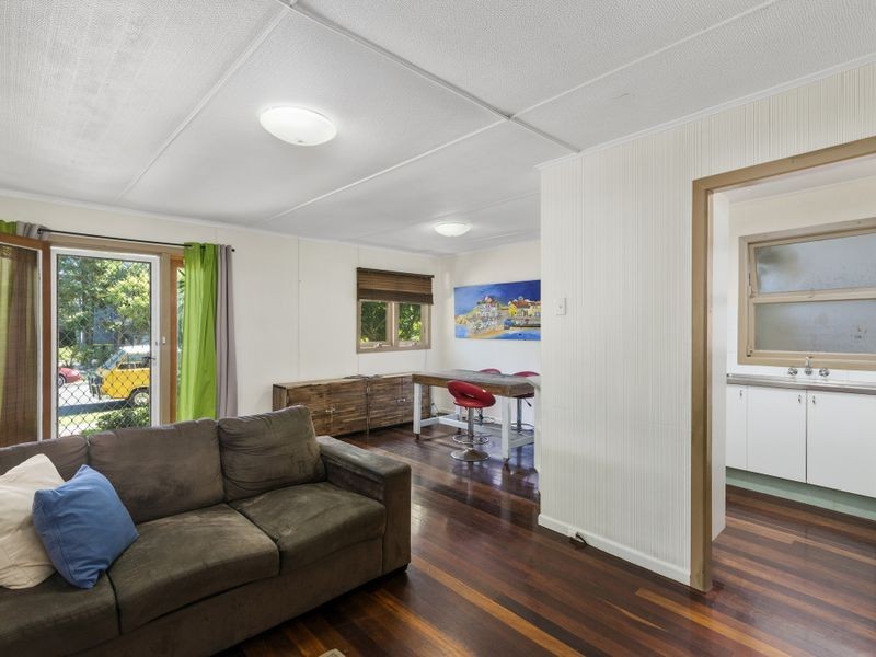 19 Baker Avenue, Labrador QLD 4215