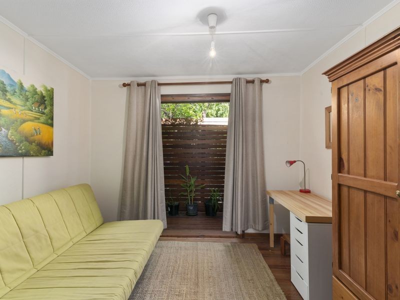 19 Baker Avenue, Labrador QLD 4215