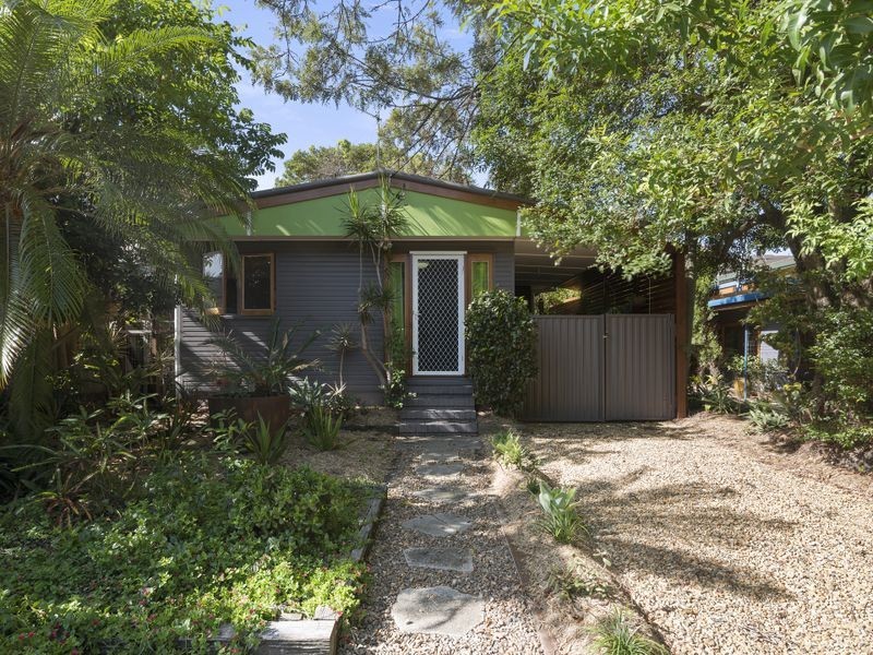 19 Baker Avenue, Labrador QLD 4215