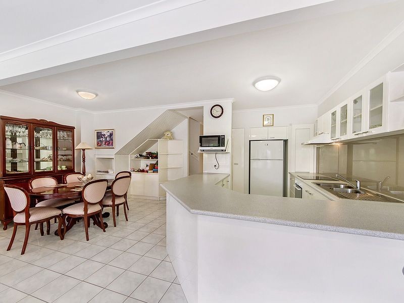 3/31 Vespa Crescent, Surfers Paradise QLD 4217