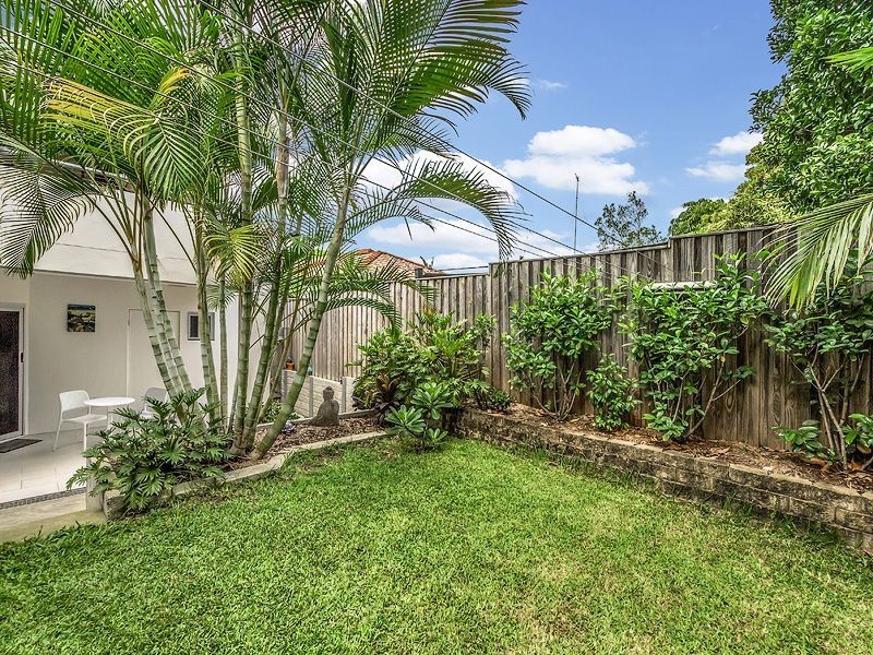 1/8 Walton Street, Southport QLD 4215