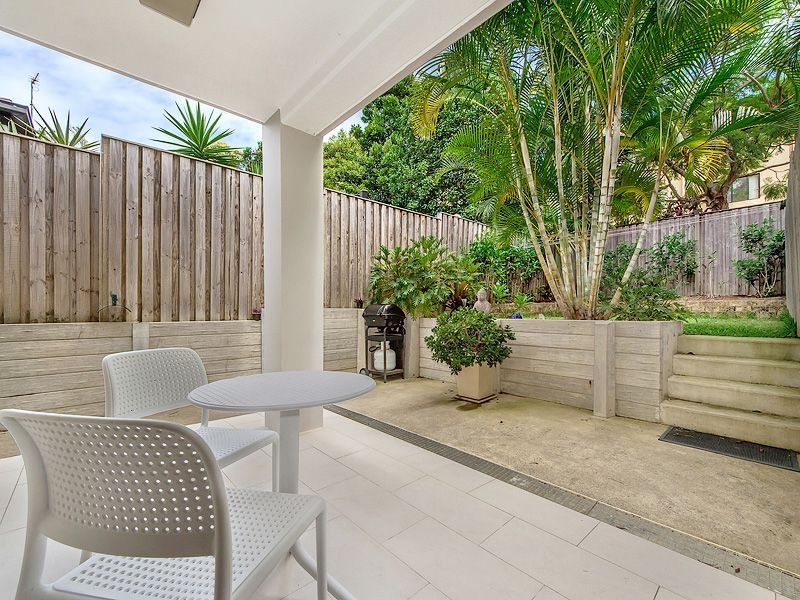 1/8 Walton Street, Southport QLD 4215