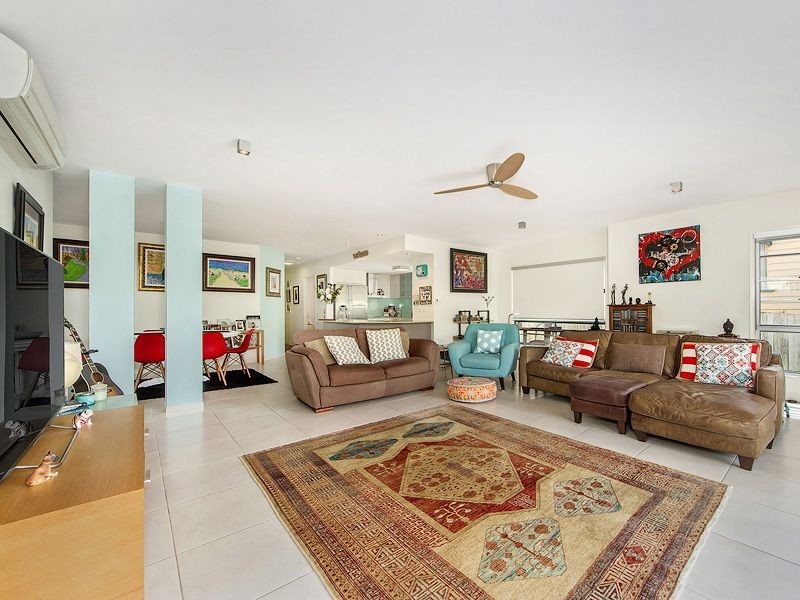 1/8 Walton Street, Southport QLD 4215