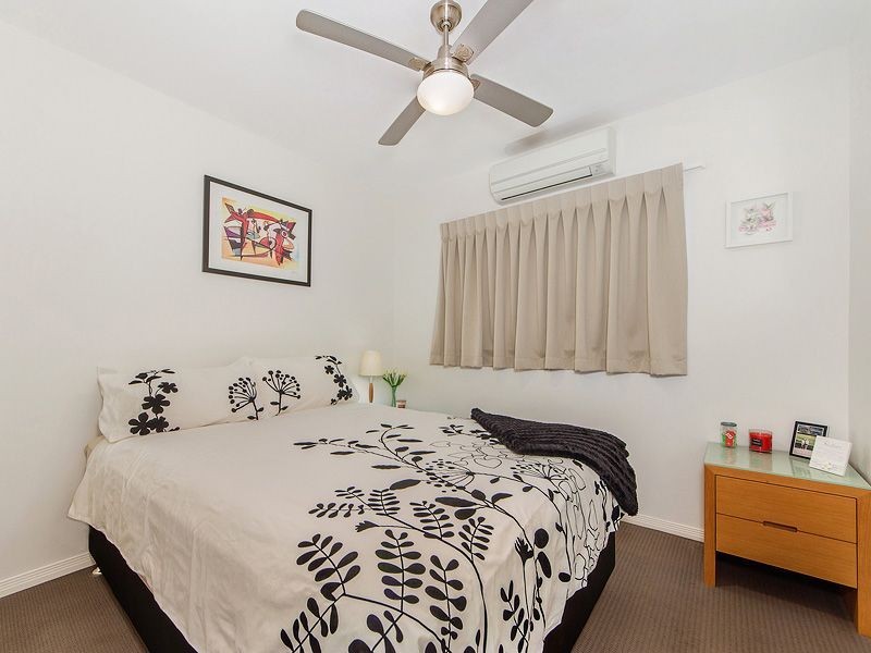 1/8 Walton Street, Southport QLD 4215