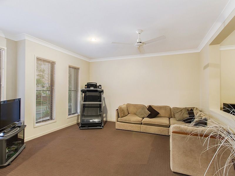 68 Observatory Drive, Reedy Creek QLD 4227