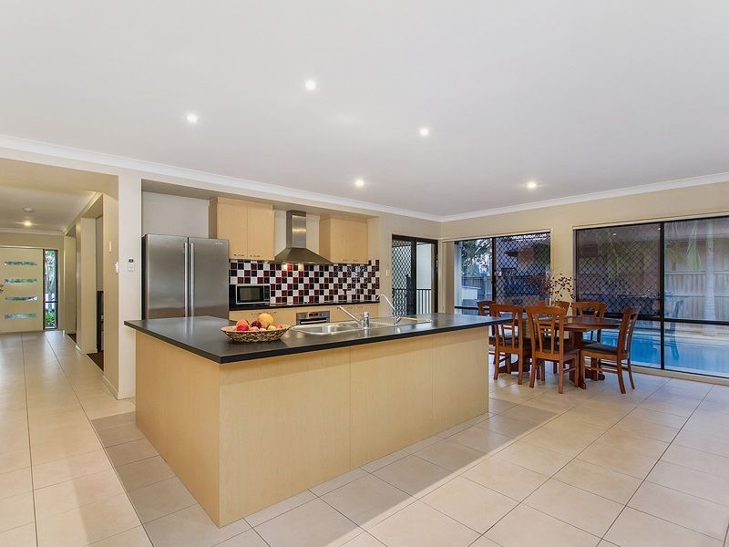 68 Observatory Drive, Reedy Creek QLD 4227