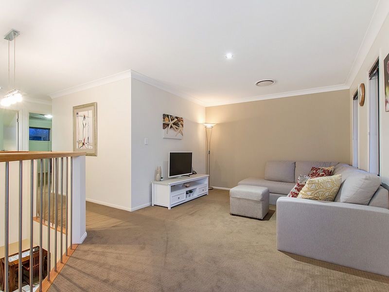 66 Observatory Drive, Reedy Creek QLD 4227