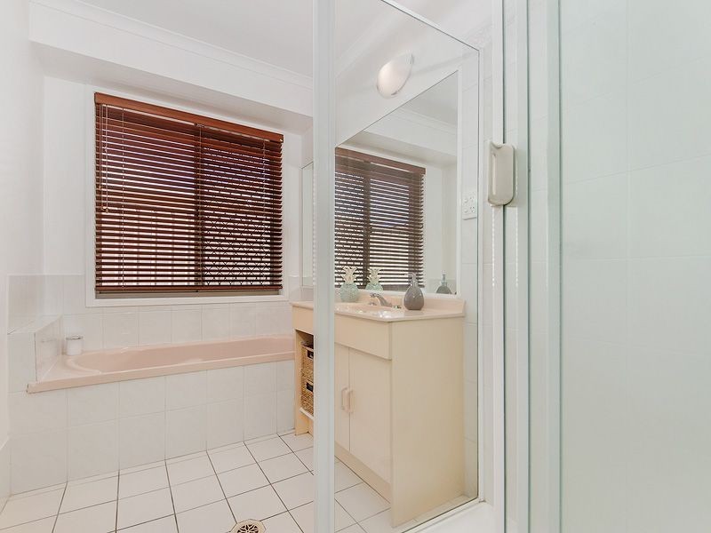 19 Saffron Street, Elanora QLD 4221