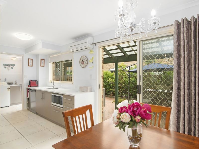 8/18 Bottlewood Court, Burleigh Waters QLD 4220