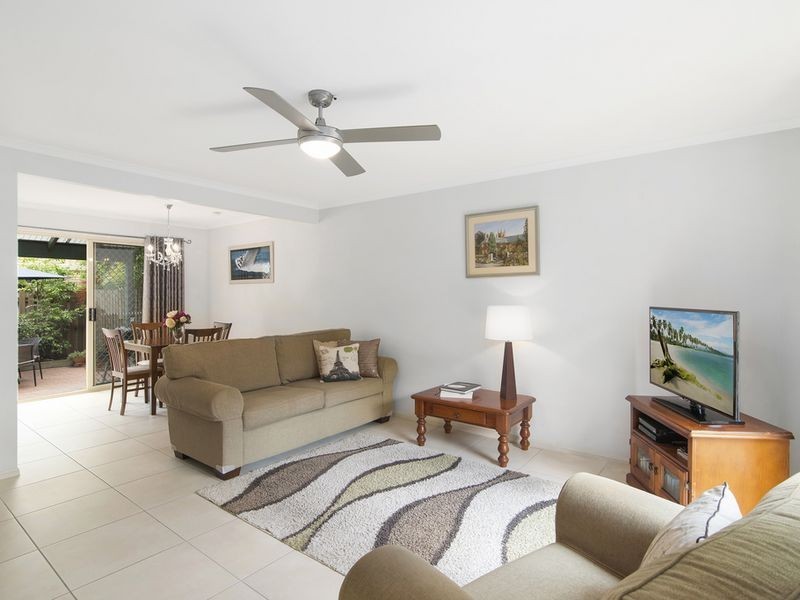 8/18 Bottlewood Court, Burleigh Waters QLD 4220