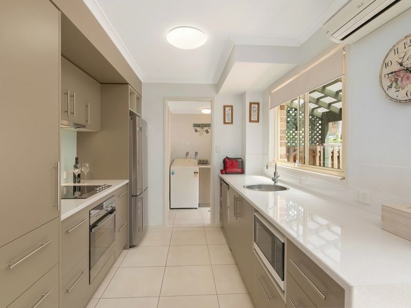 8/18 Bottlewood Court, Burleigh Waters QLD 4220