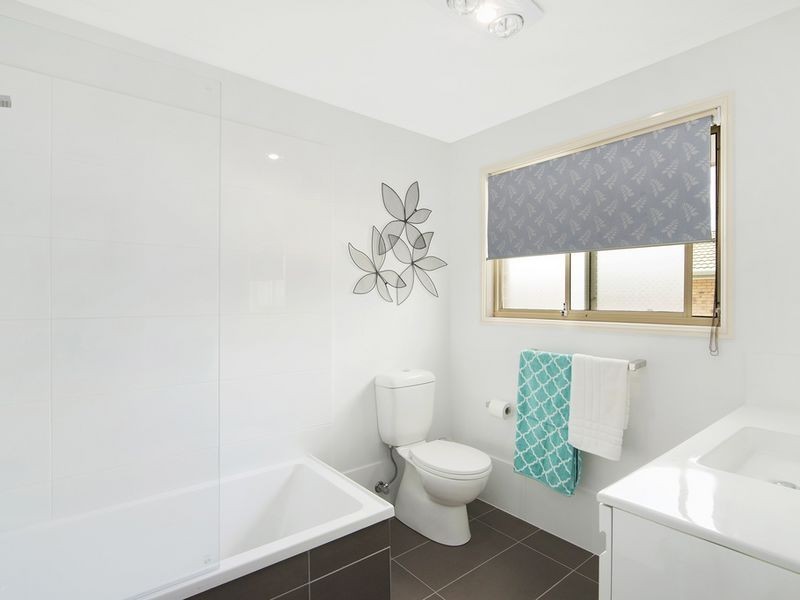 8/18 Bottlewood Court, Burleigh Waters QLD 4220