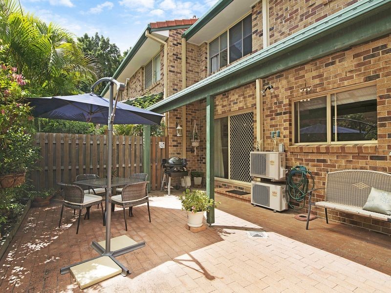 8/18 Bottlewood Court, Burleigh Waters QLD 4220