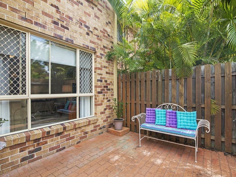 8/18 Bottlewood Court, Burleigh Waters QLD 4220