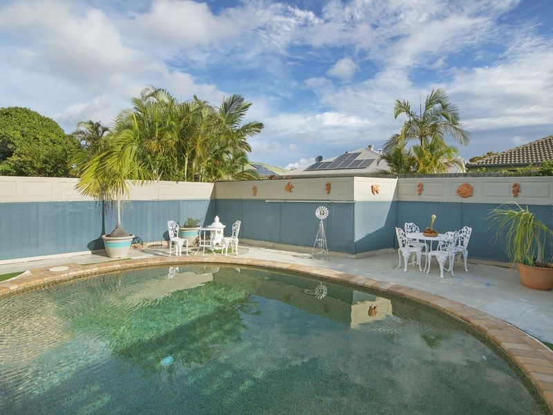 48 Wedgebill Pde, Burleigh Waters QLD 4220