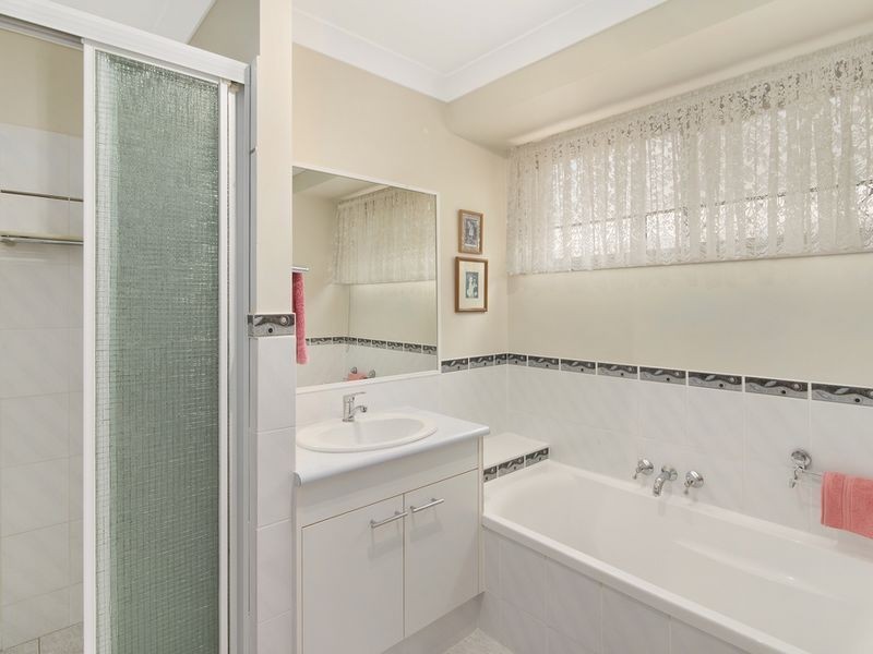 48 Wedgebill Pde, Burleigh Waters QLD 4220