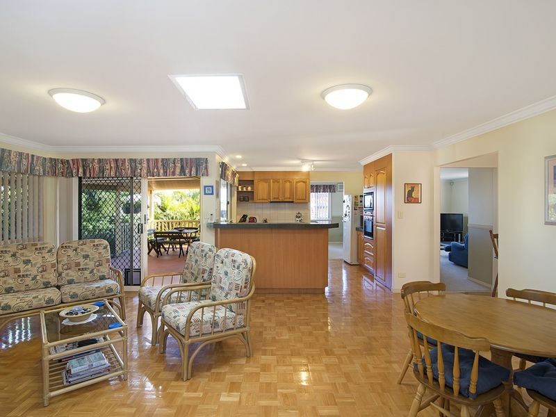 3 Treetop Court, Burleigh Waters QLD 4220