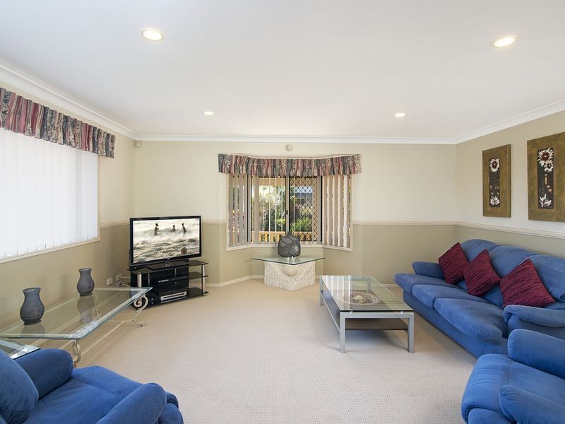 3 Treetop Court, Burleigh Waters QLD 4220