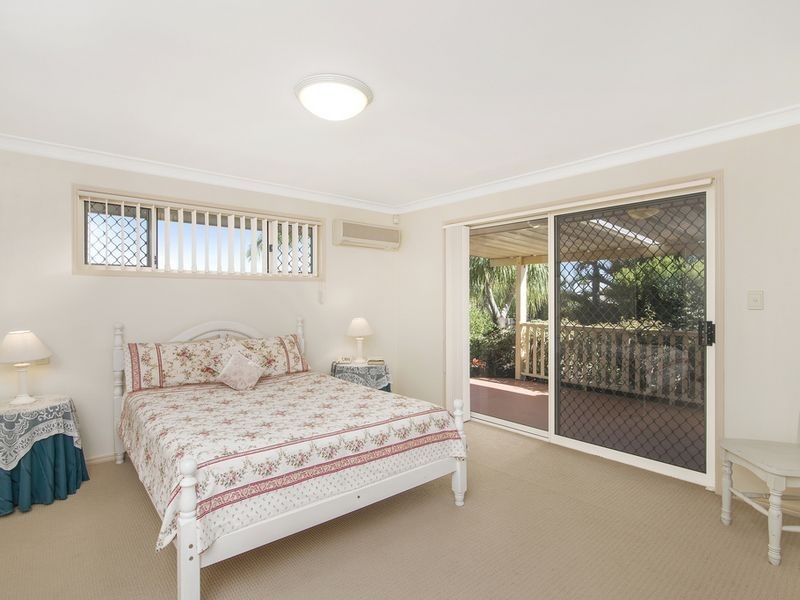 3 Treetop Court, Burleigh Waters QLD 4220