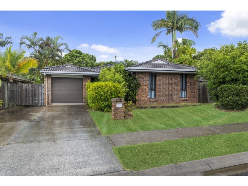 11 Montezuma Drive, Burleigh Waters QLD 4220