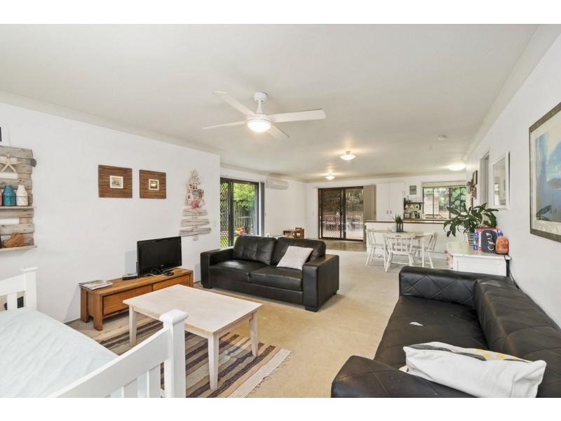 11 Montezuma Drive, Burleigh Waters QLD 4220