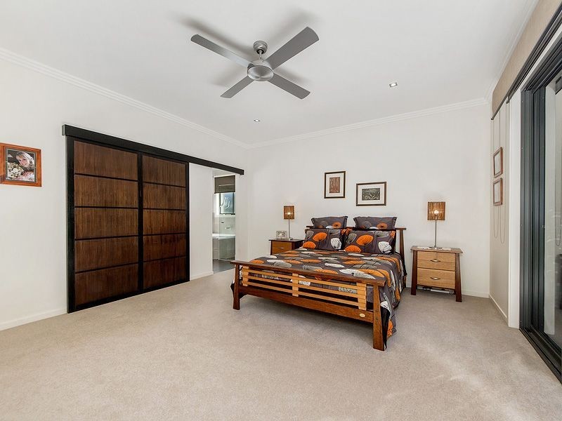 25 York Creek Crescent, Reedy Creek QLD 4227