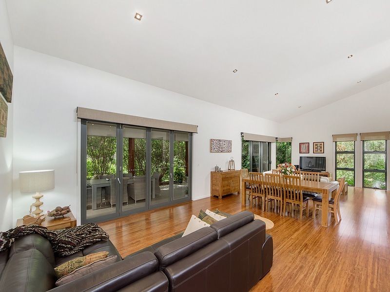 25 York Creek Crescent, Reedy Creek QLD 4227