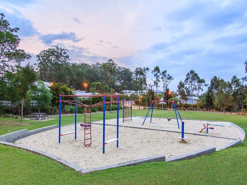 25 York Creek Crescent, Reedy Creek QLD 4227