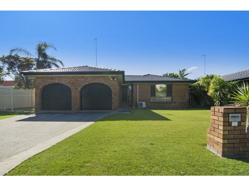 19 Razorbill St, Burleigh Waters QLD 4220