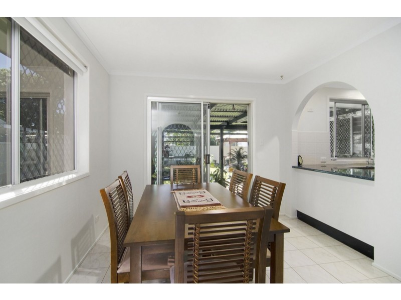 19 Razorbill St, Burleigh Waters QLD 4220