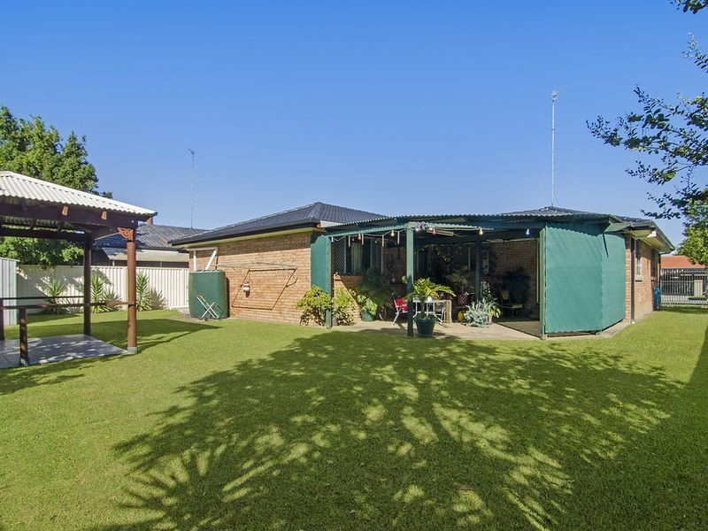 19 Razorbill St, Burleigh Waters QLD 4220