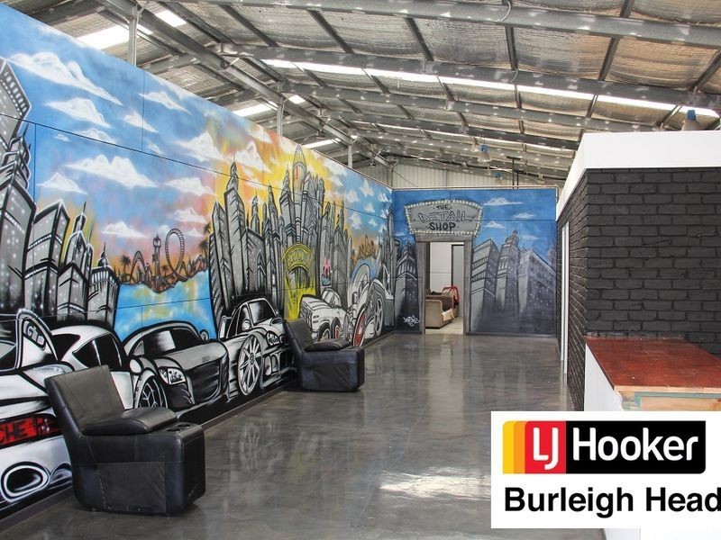 103 Olsen Avenue, Labrador QLD 4215