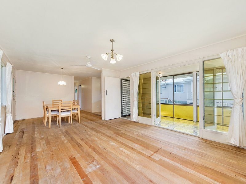 15 Grevillea Dr, Varsity Lakes QLD 4227