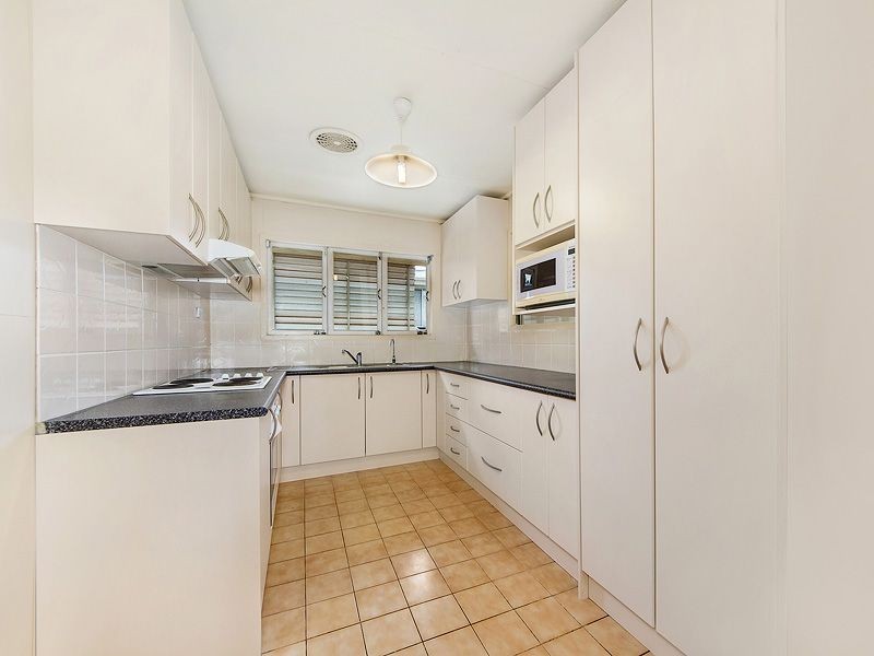 15 Grevillea Dr, Varsity Lakes QLD 4227