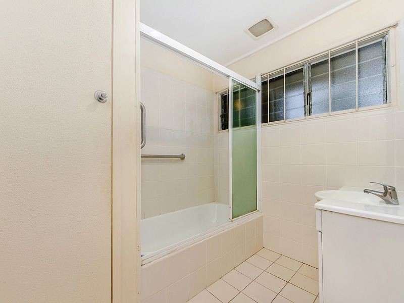 15 Grevillea Dr, Varsity Lakes QLD 4227